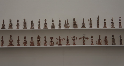 Sitting Money - Installation Kamin Lertchaiprasert Sitting Money - Installation Kamin Lertchaiprasert
